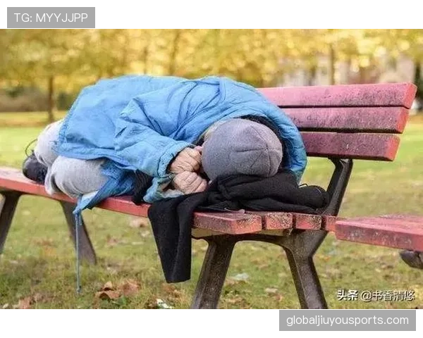 刘洋又开始了?这哥们儿睡觉都比咱强悍,谜一样的生活状态! 刘洋又开始了?这哥们儿睡觉都比咱强悍,谜一样的生活状态!
